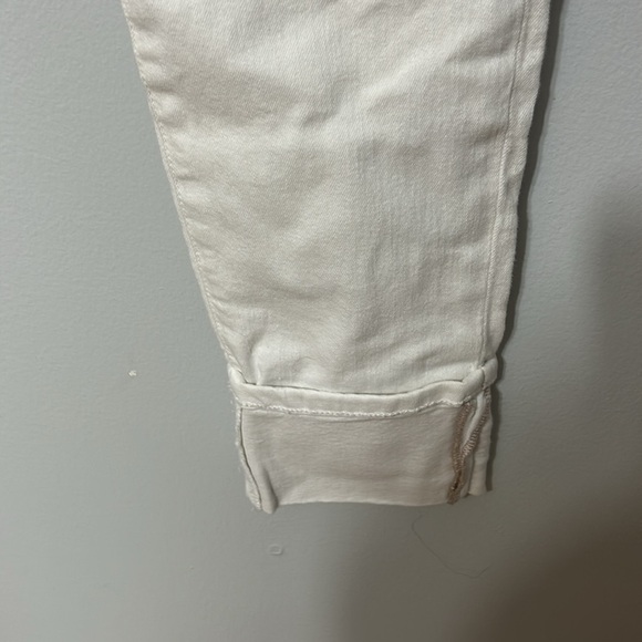 Joe's Jeans Clean Cuffed Cropped Jeans Mid Rise in White Size 31 - Picture 3 of 6